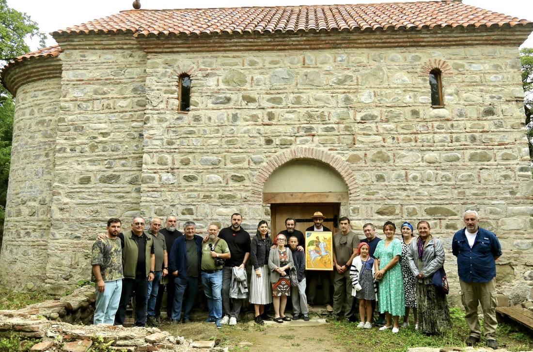 The icon donation at Bziani